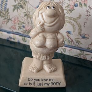 1975 Russ Berrie Figurine